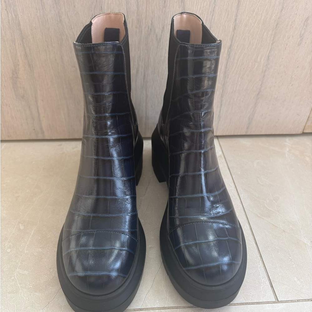Nave blue Stuart Weitzman Croc-Embossed Ankle Boots